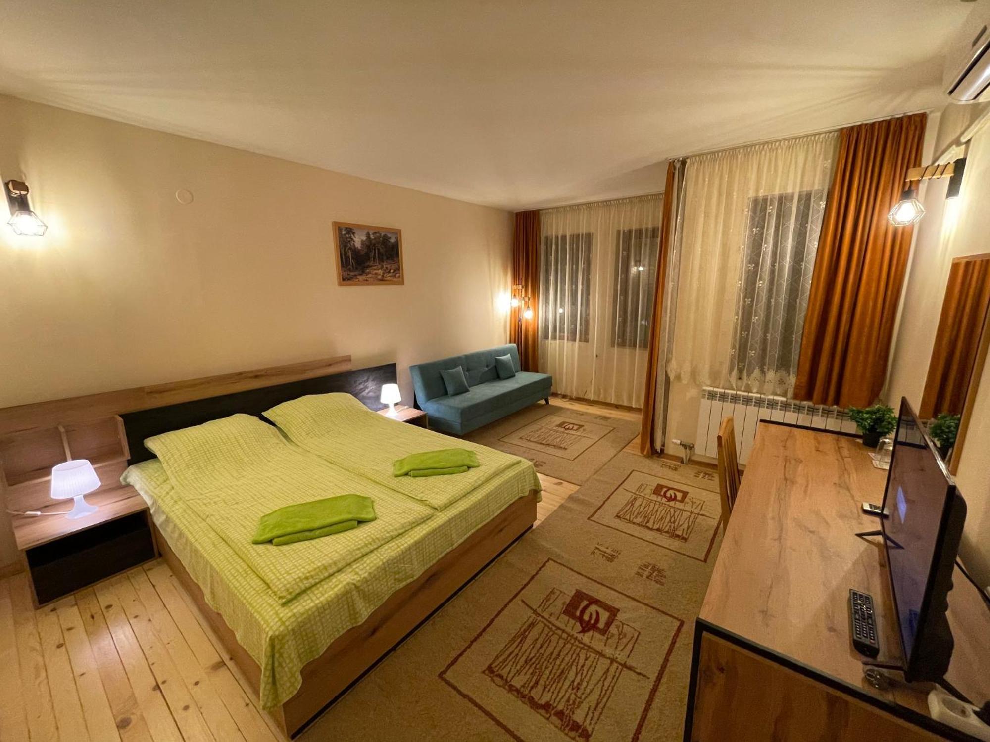 Guest Rooms Biju トリャブナ エクステリア 写真